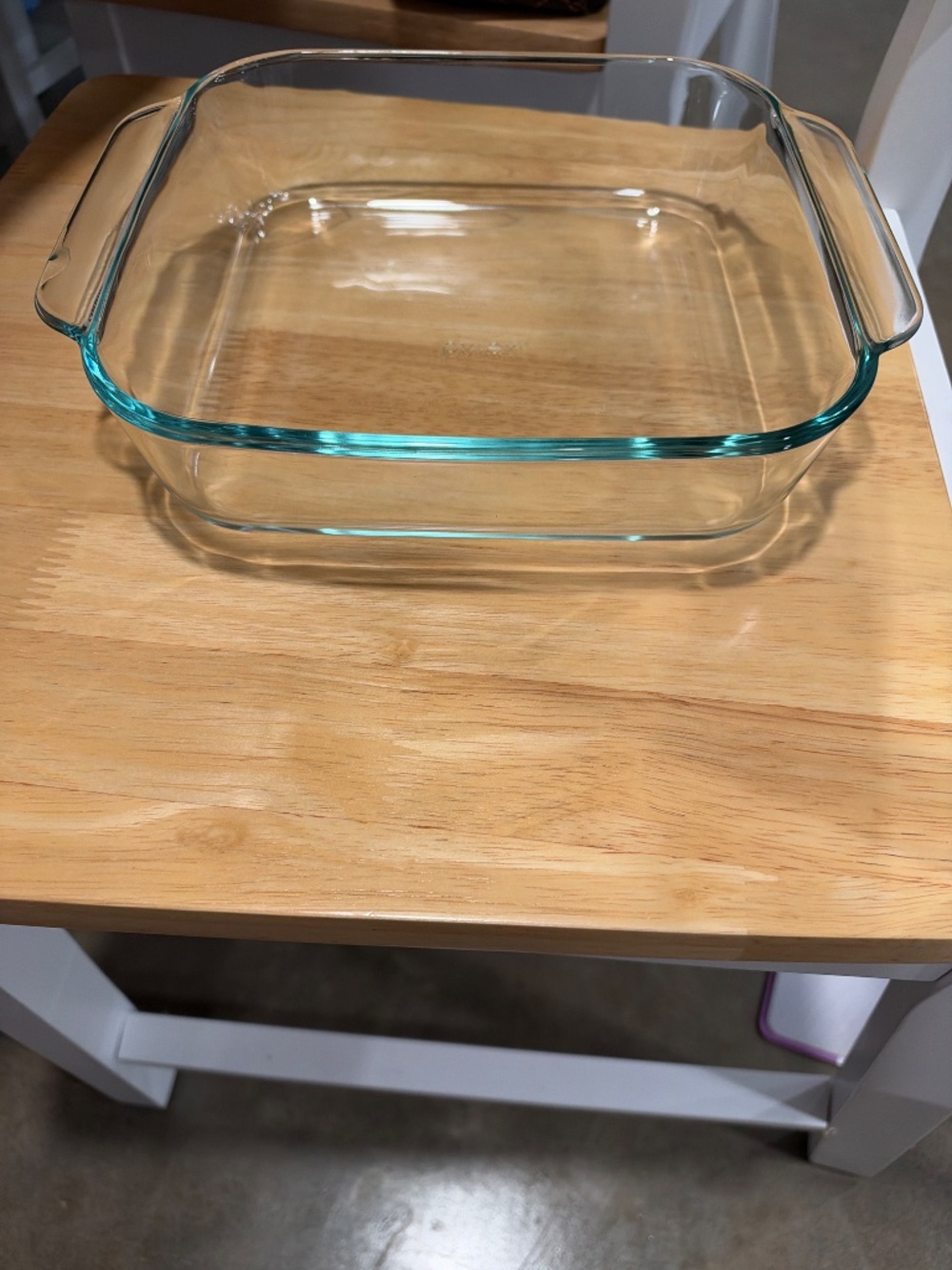 Pyrex 8inx8in baking dish - Picture 2 of 3